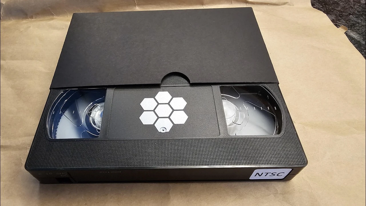 Та же VHS-кассета с пометкой NTSC
